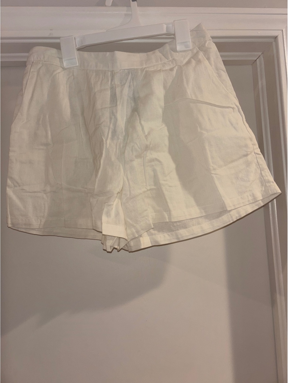 NWT PrettyLittleThing Linen Look Floaty Shorts Sand US 4 UK 8 EU 36 - Picture 1 of 6
